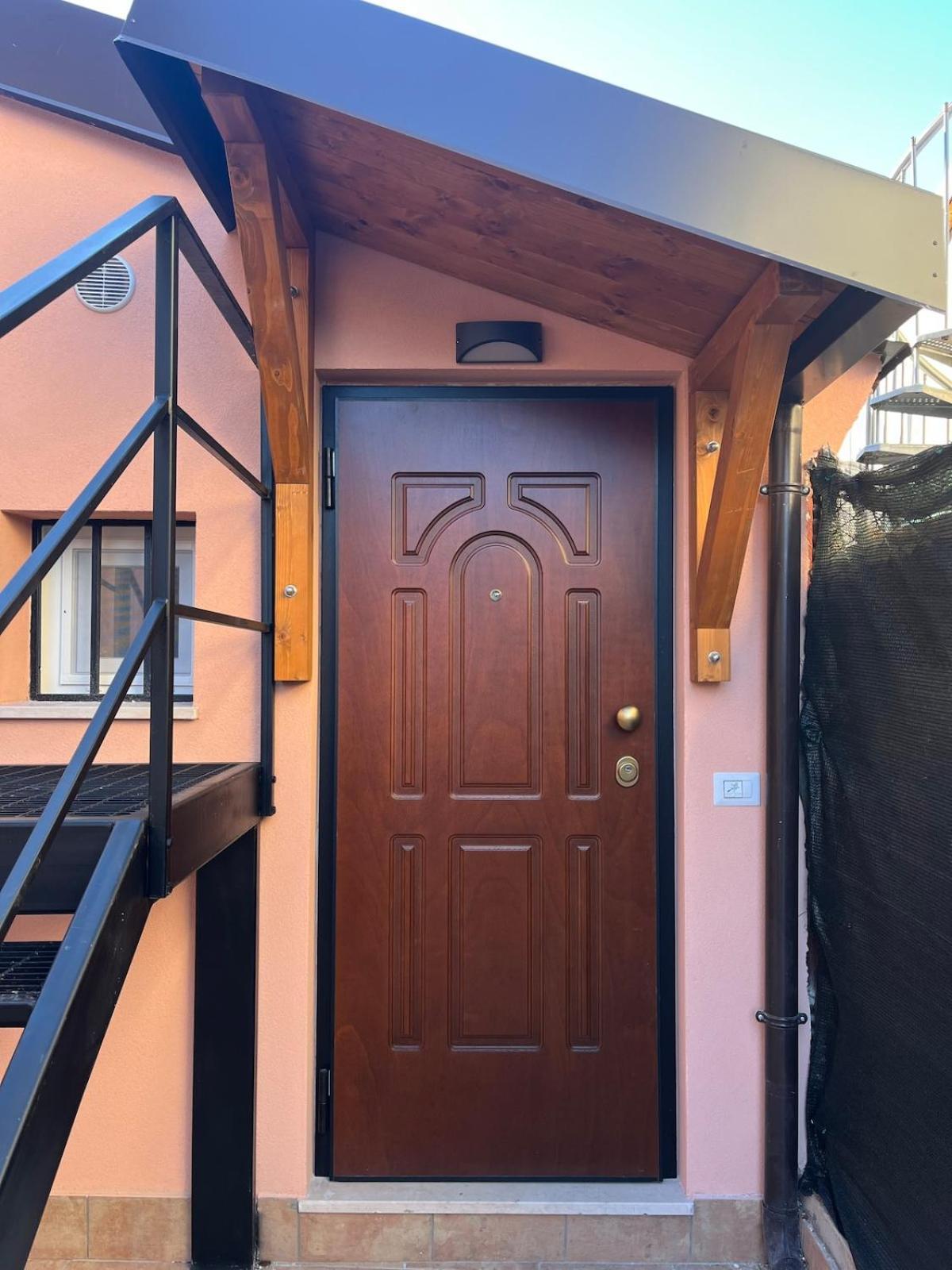 Borgo Antracite Vila Roma Exterior foto